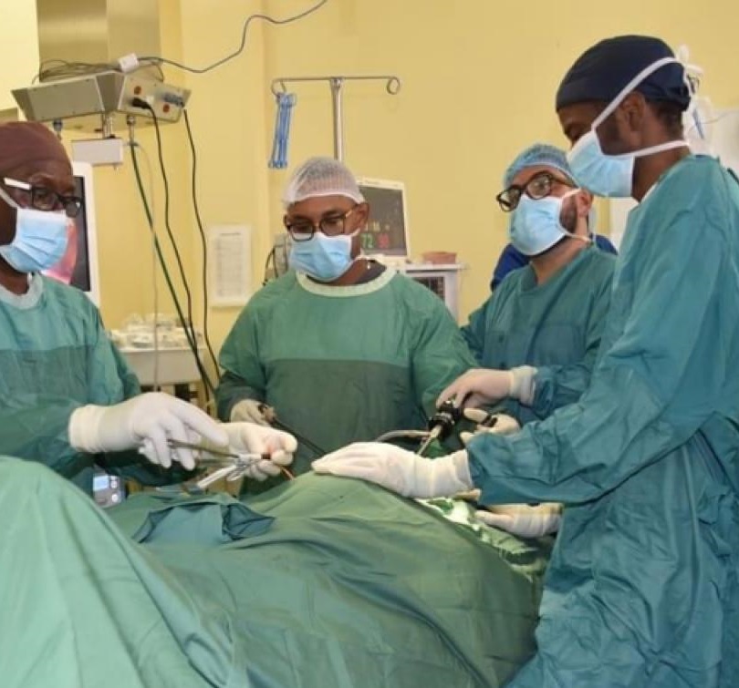 Dr. Carlos B. Wilson performing Laparascopic Surgey